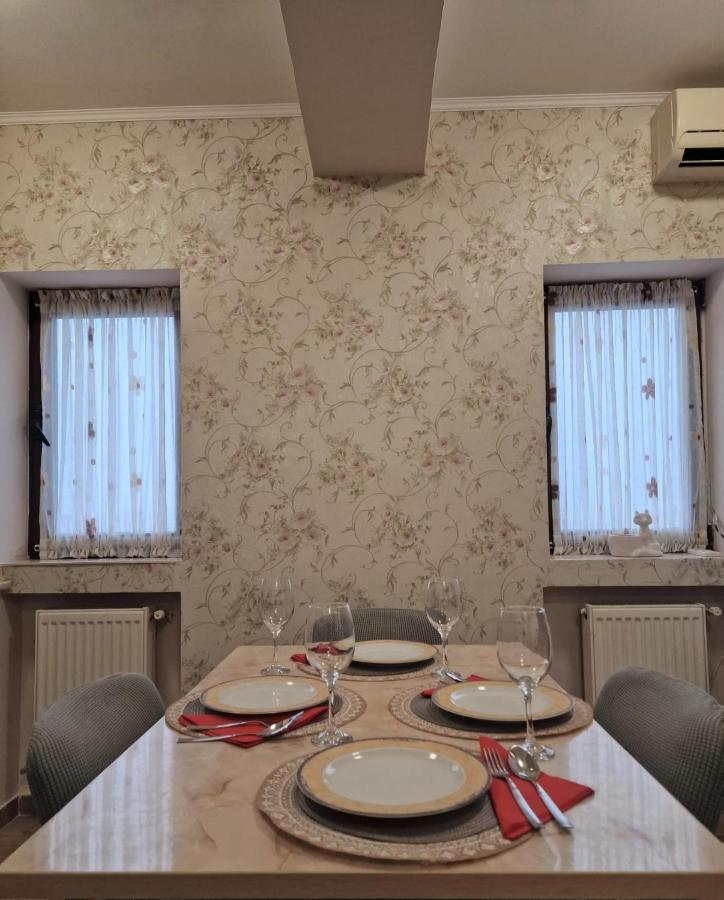 Laroka House Beautiful Apartment Universitate Center Bucarest Exterior foto